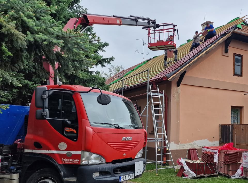 Pokrývačské práce 495153263 1281934820204373 7282153185951793266 n(1)